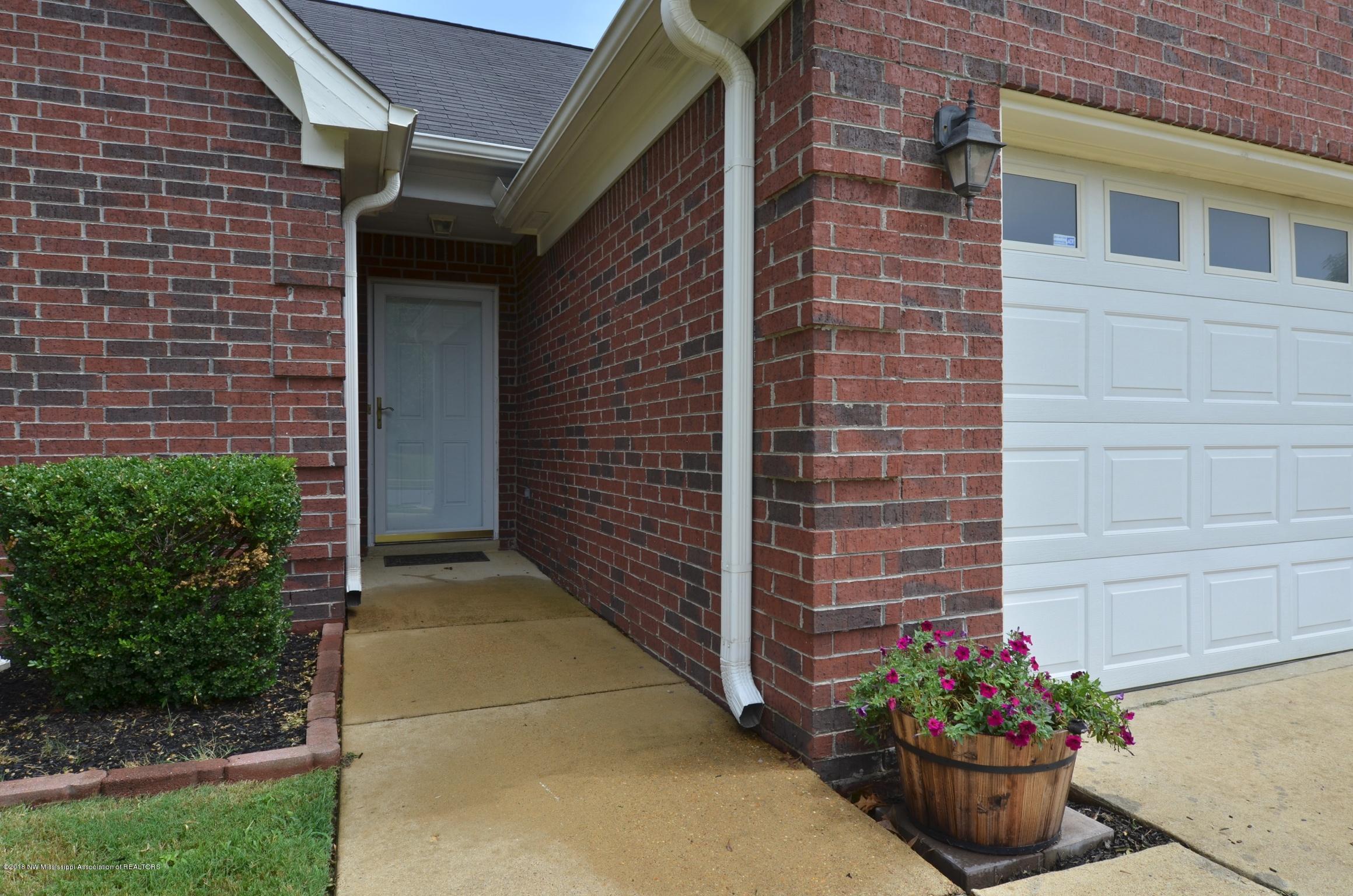 7076 Maple Grove Road Olive Branch, MS 38654 - Photo 4 of 25 0102fa8953b9e49ecfc934436ef1539bc3744e46