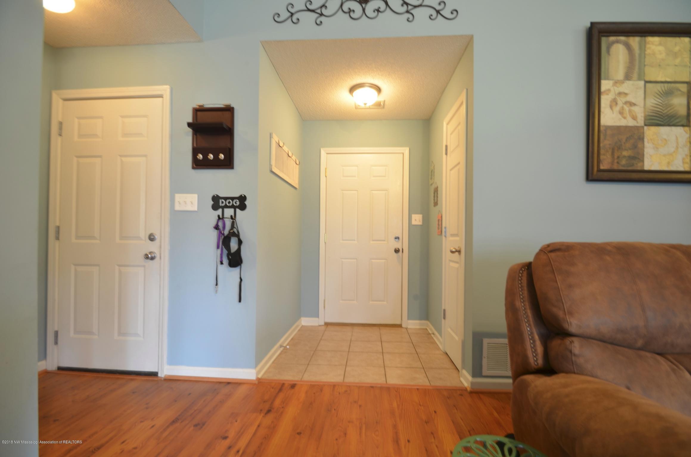 7076 Maple Grove Road Olive Branch, MS 38654 - Photo 5 of 25 011635484a86779dc76c6de93ca1dbe6cf4a4775