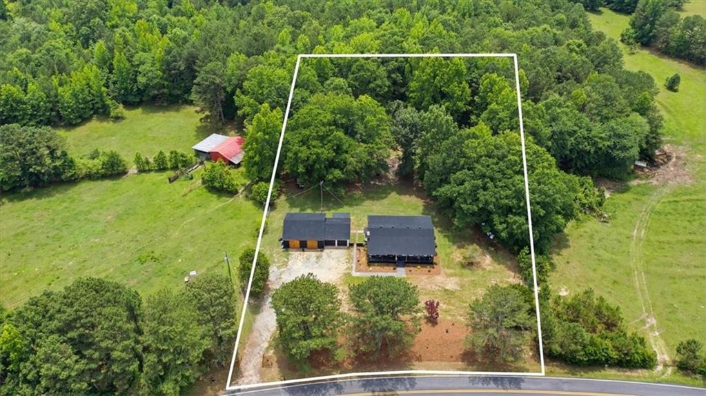 303 Mt View Buchanan, GA 30113 - Photo 3 of 31