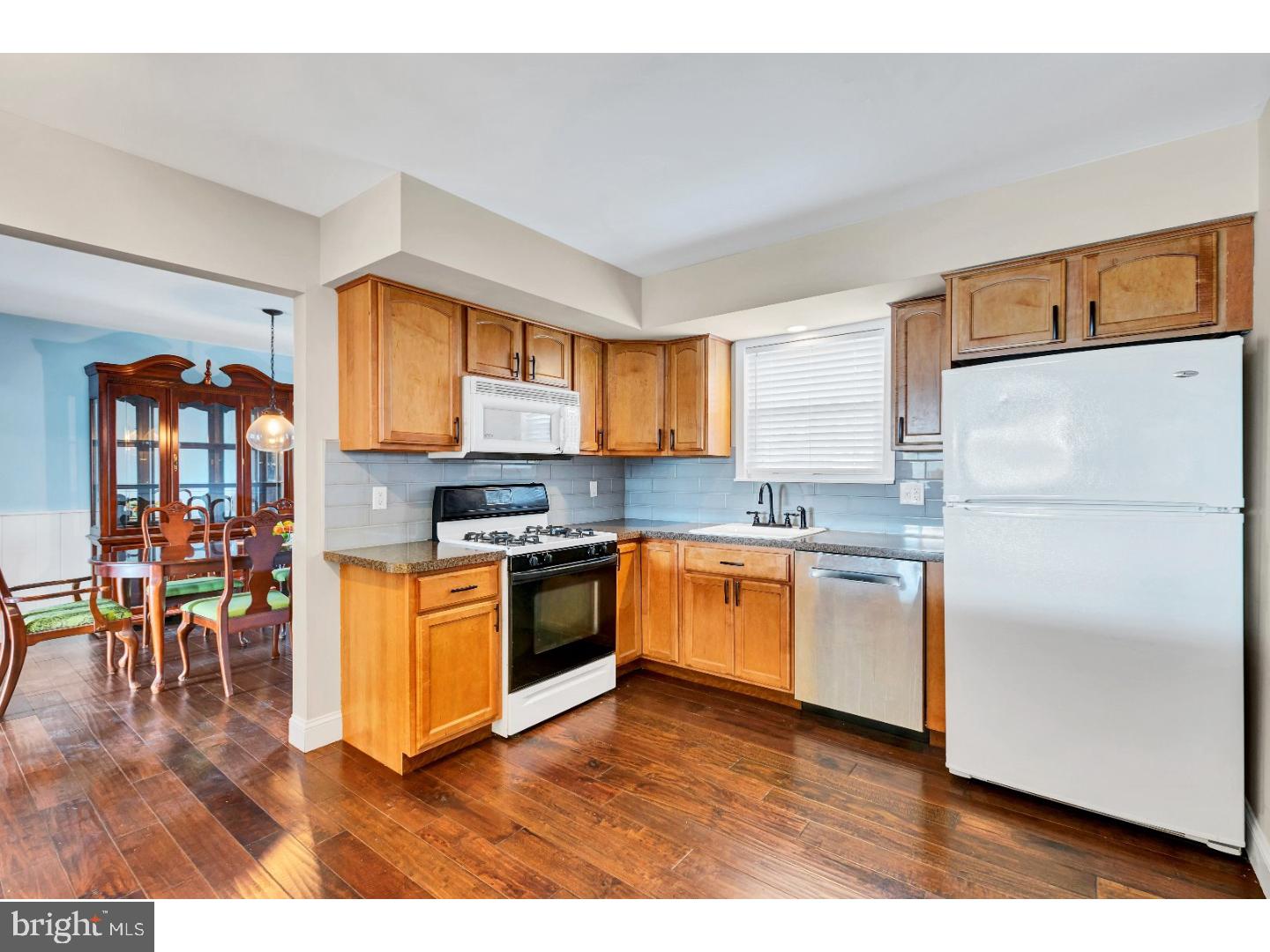 190 Centennial Road Warminster, PA 18974 - Photo 8 of 18 Kitchen
