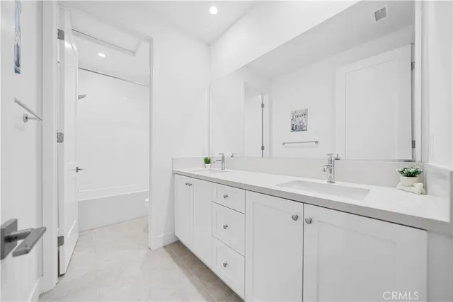 $2,028,880 | 118 Glydon, Irvine, CA 92618