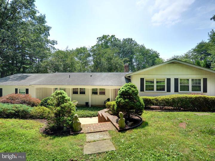 26 Waterview Road West Chester, PA 19380 - Photo 2 of 25 Exterior Front