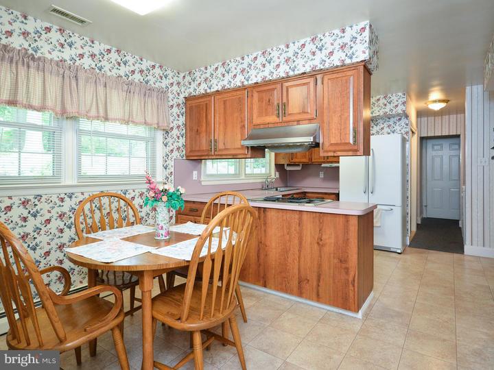 26 Waterview Road West Chester, PA 19380 - Photo 13 of 25 Breakfast Room