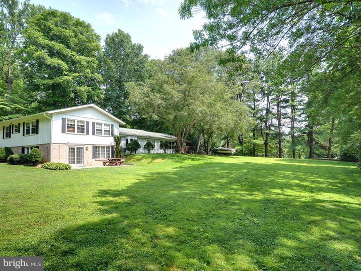 26 Waterview Road West Chester, PA 19380 - Photo 24 of 25 Exterior Back