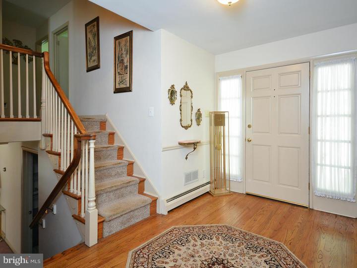 26 Waterview Road West Chester, PA 19380 - Photo 6 of 25 Foyer