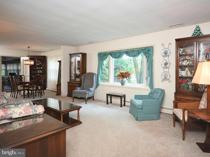 26 Waterview Road West Chester, PA 19380 - Photo 8 of 25 Living Room