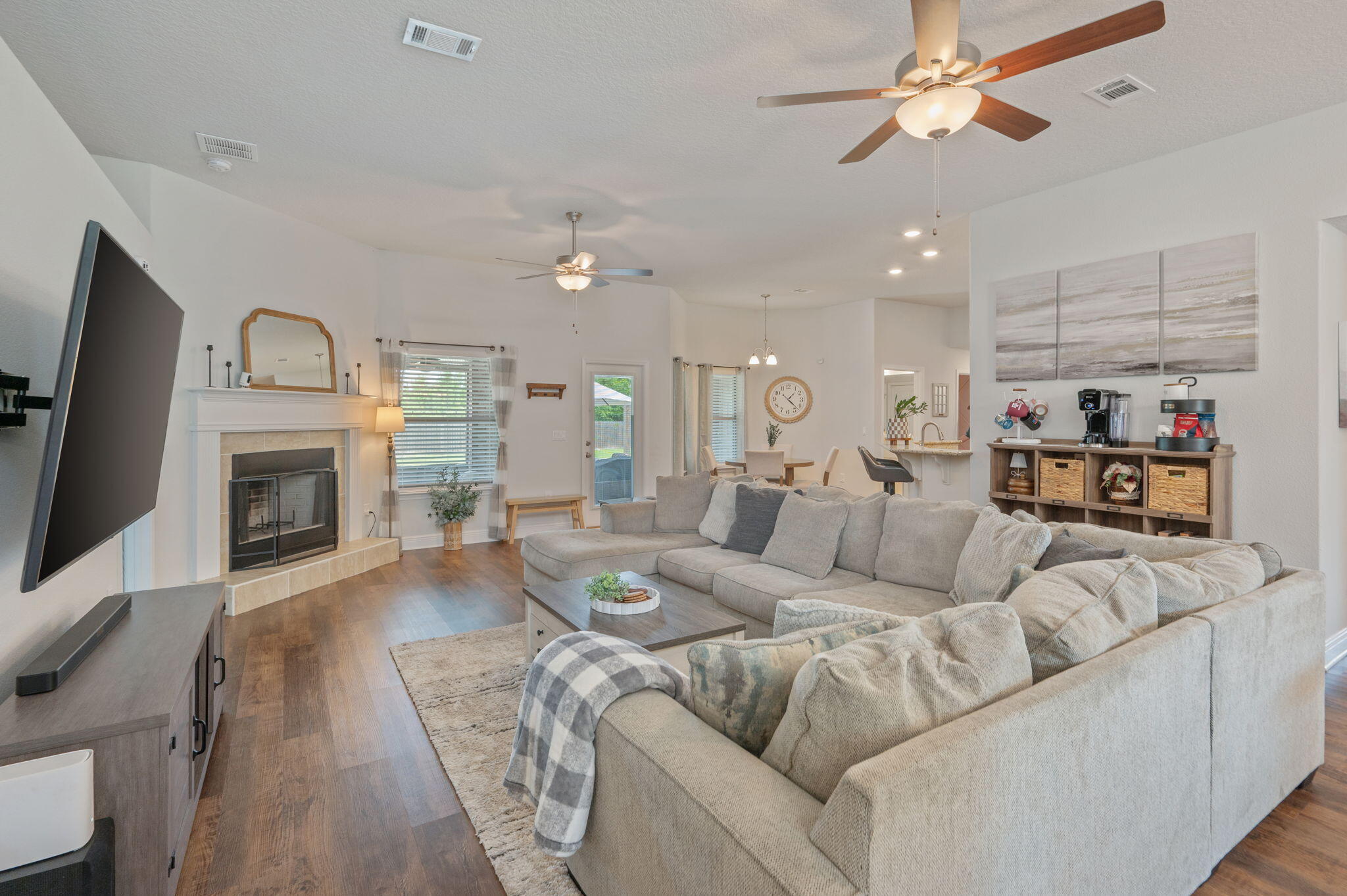 5488 South A Jones Road Milton, FL 32583 - Photo 8 of 51 Livingroom