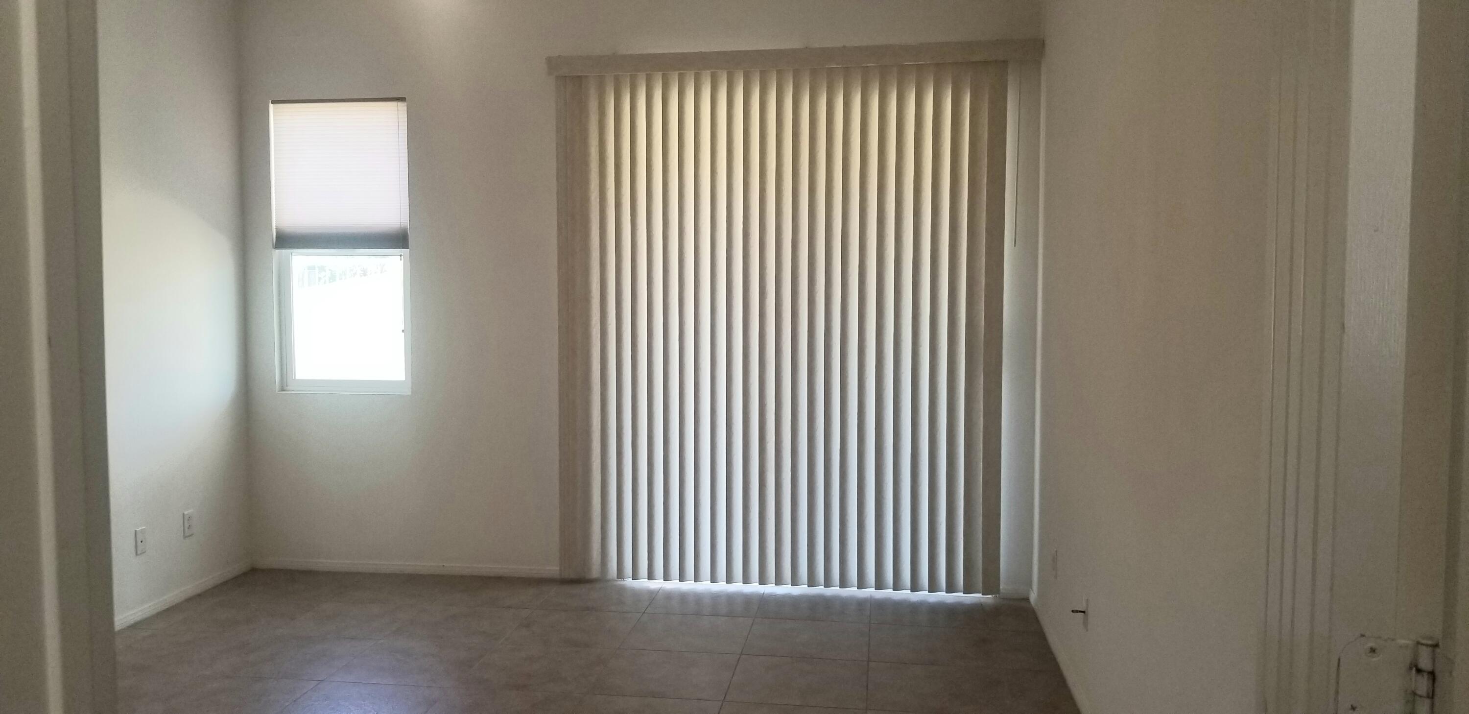 42375 Warner Trail Palm Desert, CA 92211 - Photo 16 of 33 a view of a livingroom with a window