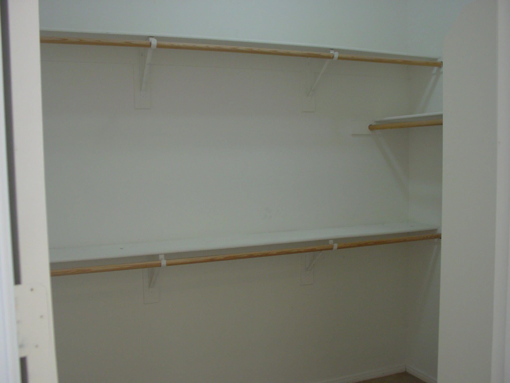 42375 Warner Trail Palm Desert, CA 92211 - Photo 20 of 33 a close view of closet