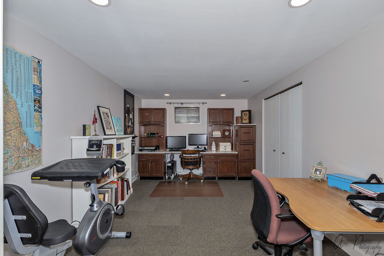 1018 Sunset Road Spring Grove, IL 60081 - Photo 34 of 54 a view of a workspace with furniture and a livingroom