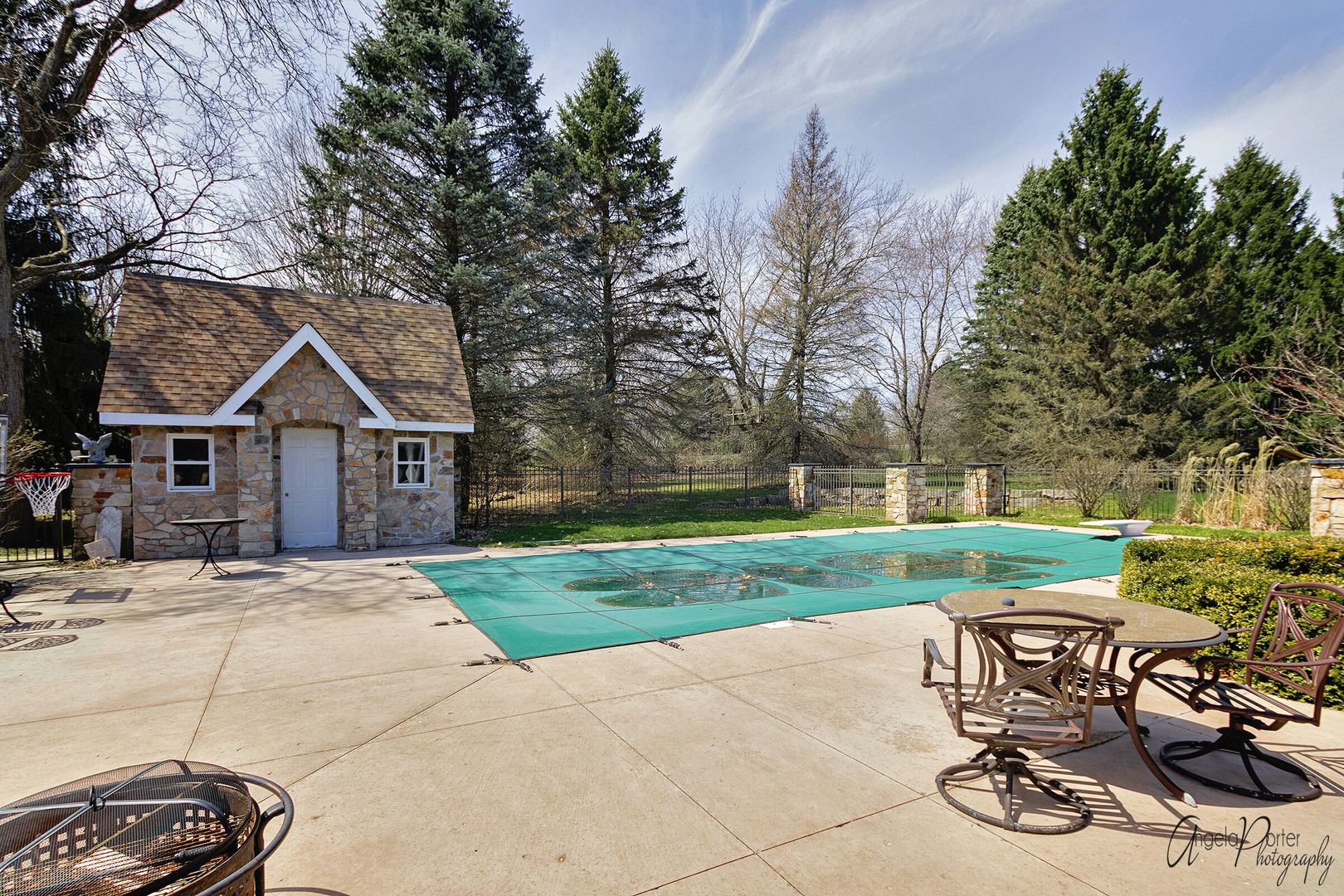 1018 Sunset Road Spring Grove, IL 60081 - Photo 40 of 54 a view of a house with backyard and sitting area