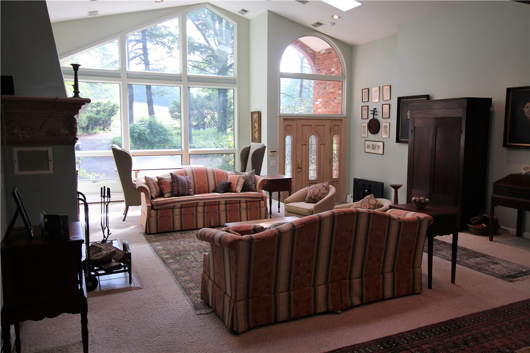 120 Wrentham Road Cumberland, RI 02864 - Photo 8 of 19