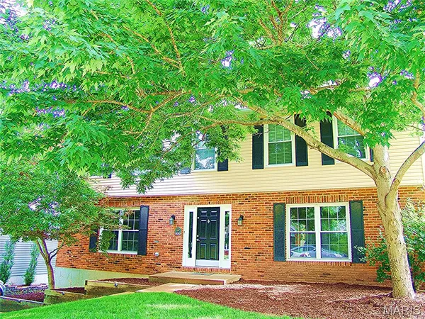 $478,000 | 850 Ivy Trace Drive, Ballwin, MO 63021