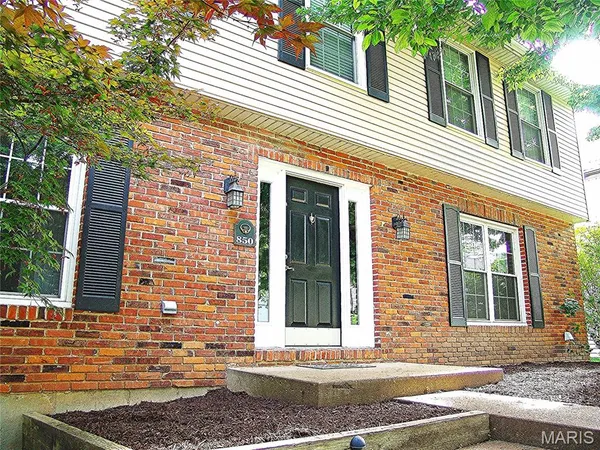 $478,000 | 850 Ivy Trace Drive, Ballwin, MO 63021