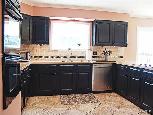 $478,000 | 850 Ivy Trace Drive, Ballwin, MO 63021