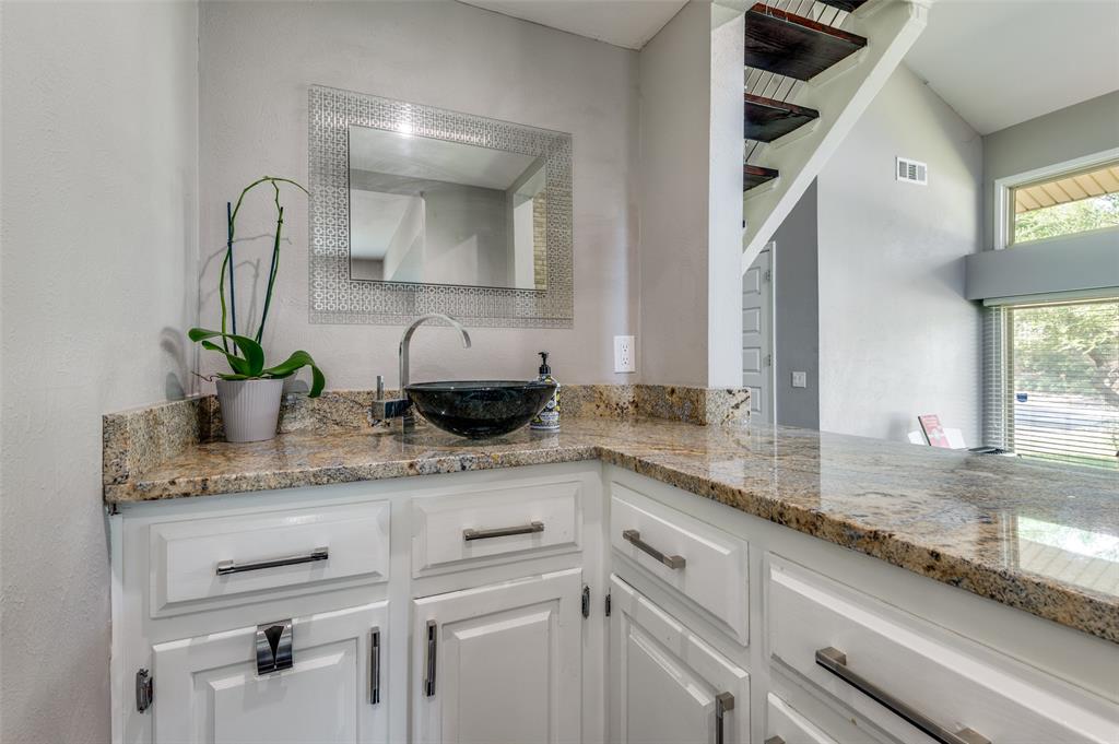 314 Santa Clara Street Irving, TX 75062 - Photo 12 of 40