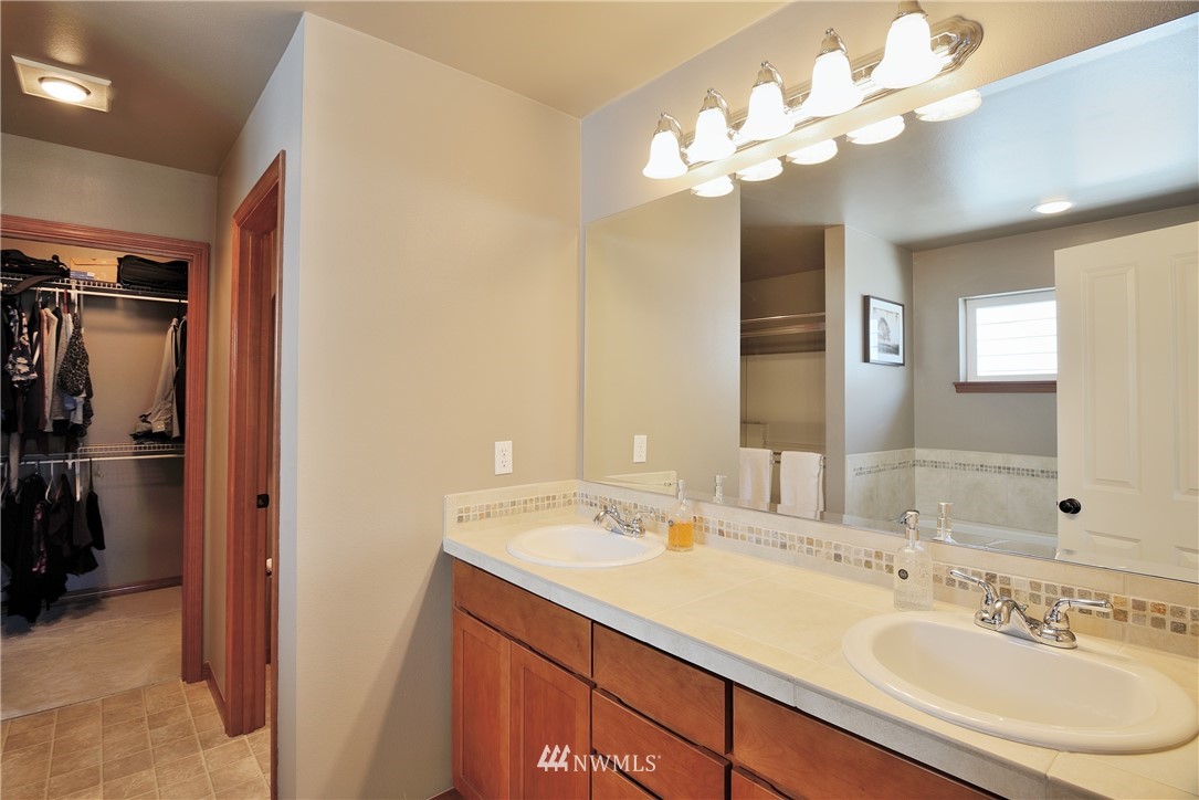 17915 20th Avenue Southeast Bothell, WA 98012 - Photo 17 of 24 Gallery Image 17