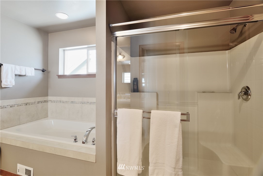 17915 20th Avenue Southeast Bothell, WA 98012 - Photo 18 of 24 Gallery Image 18