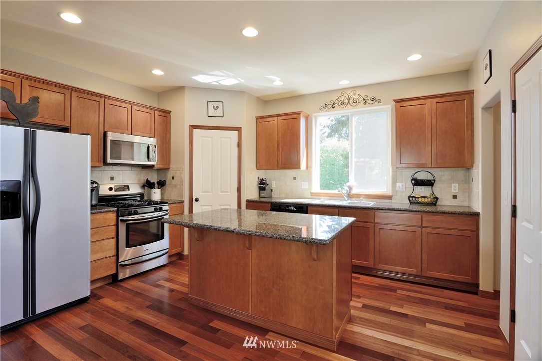 17915 20th Avenue Southeast Bothell, WA 98012 - Photo 3 of 24 Gallery Image 3