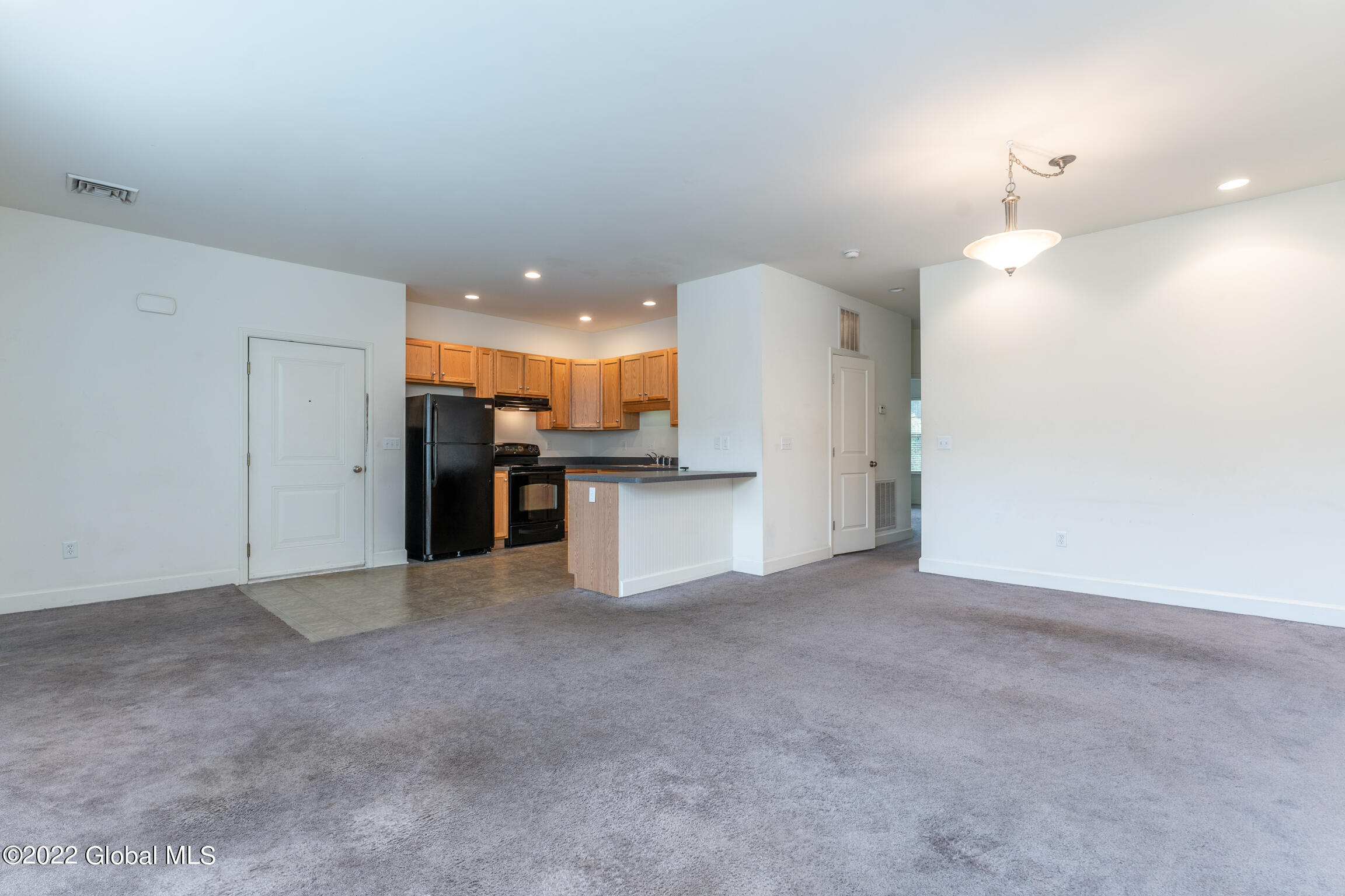 73 Saratoga Road, Unit 12 Schenectady, NY 12302 - Photo 3 of 27 73 Saratoga Rd Schenectady NY mls-8