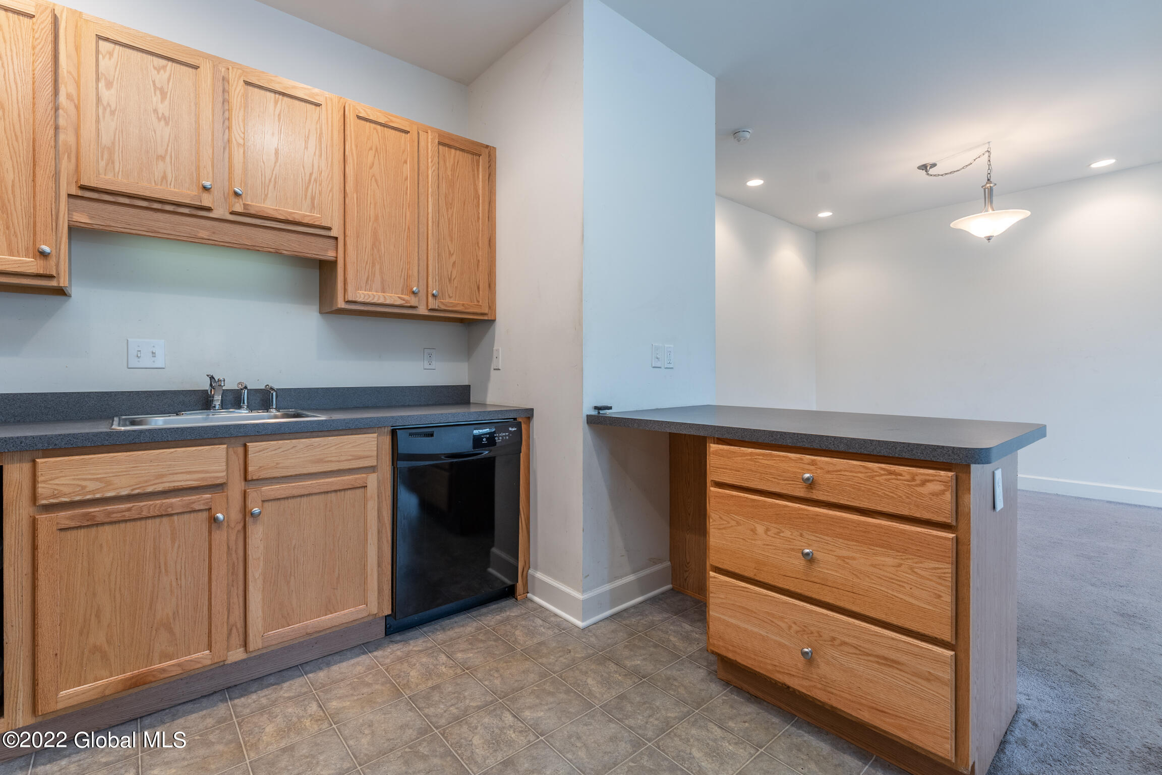 73 Saratoga Road, Unit 12 Schenectady, NY 12302 - Photo 6 of 27 73 Saratoga Rd Schenectady NY mls-3