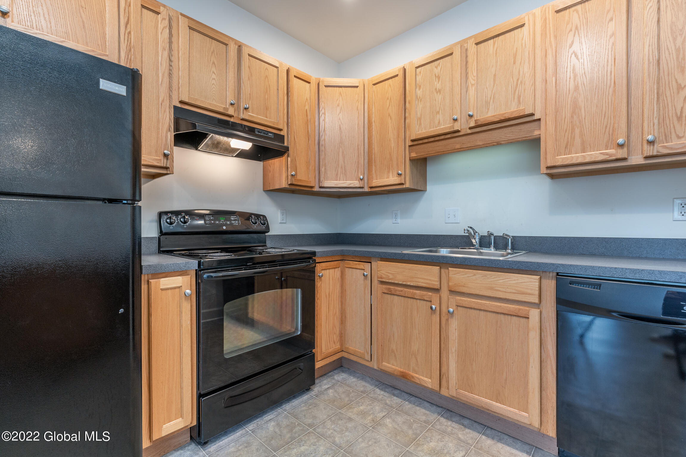 73 Saratoga Road, Unit 12 Schenectady, NY 12302 - Photo 7 of 27 73 Saratoga Rd Schenectady NY mls-4