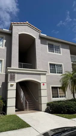 $2,850 | 5065 Wiles Road, Unit 207, Coconut Creek, FL 33073