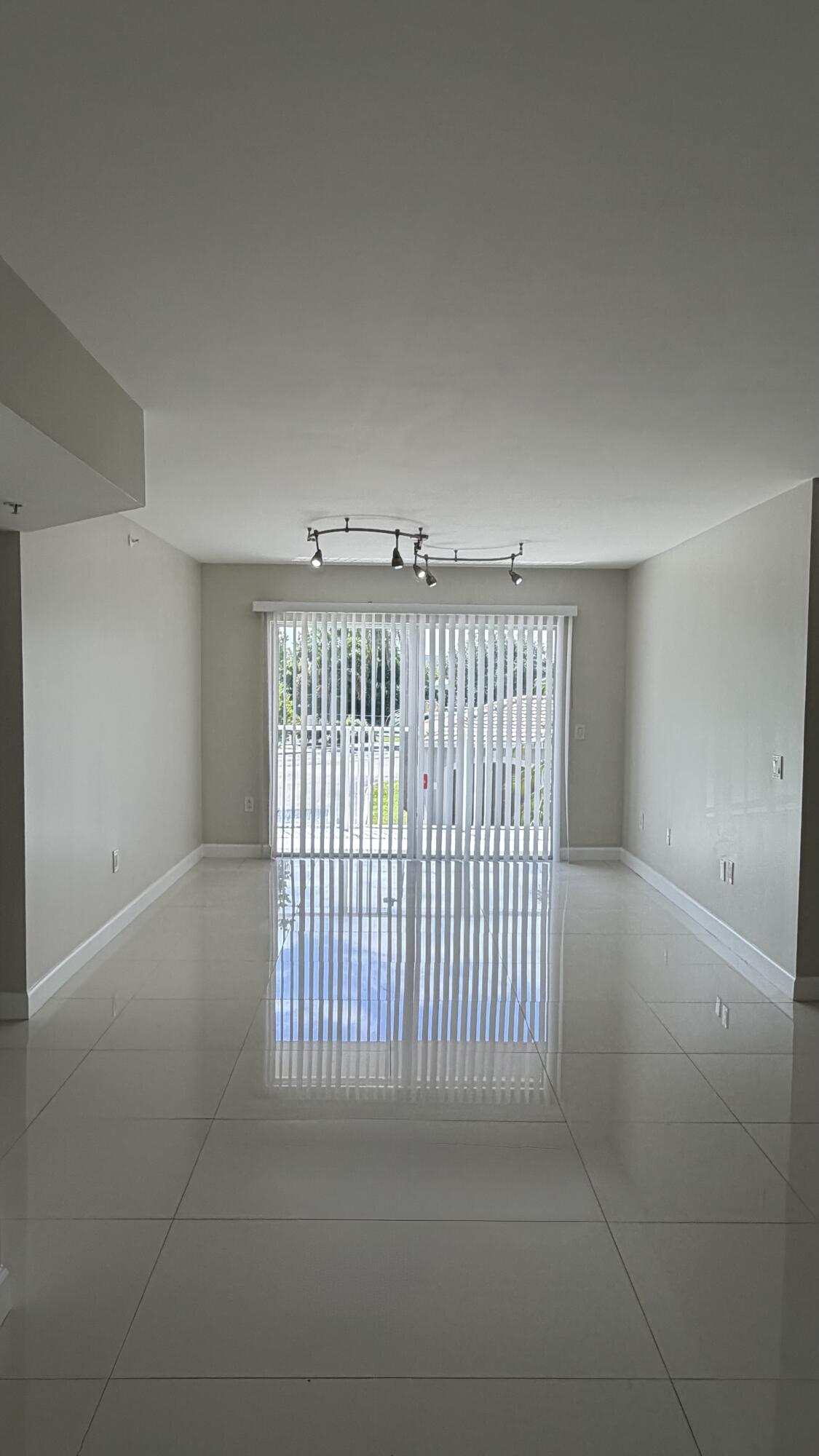 5065 Wiles Road, Unit 207 Coconut Creek, FL 33073 - Photo 9 of 32 IMG_6721