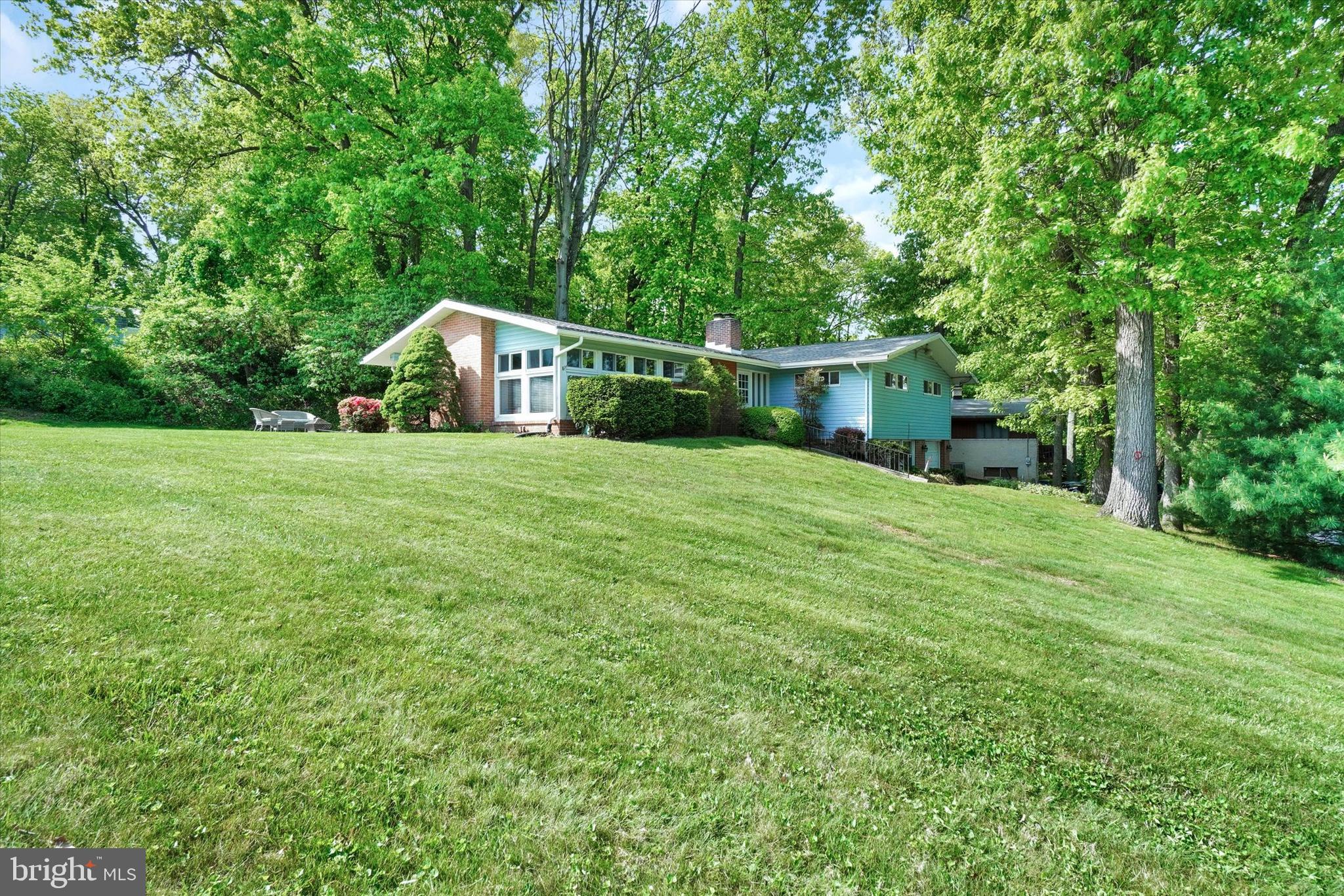 282 Greendale Road York, PA 17403 - Photo 2 of 29