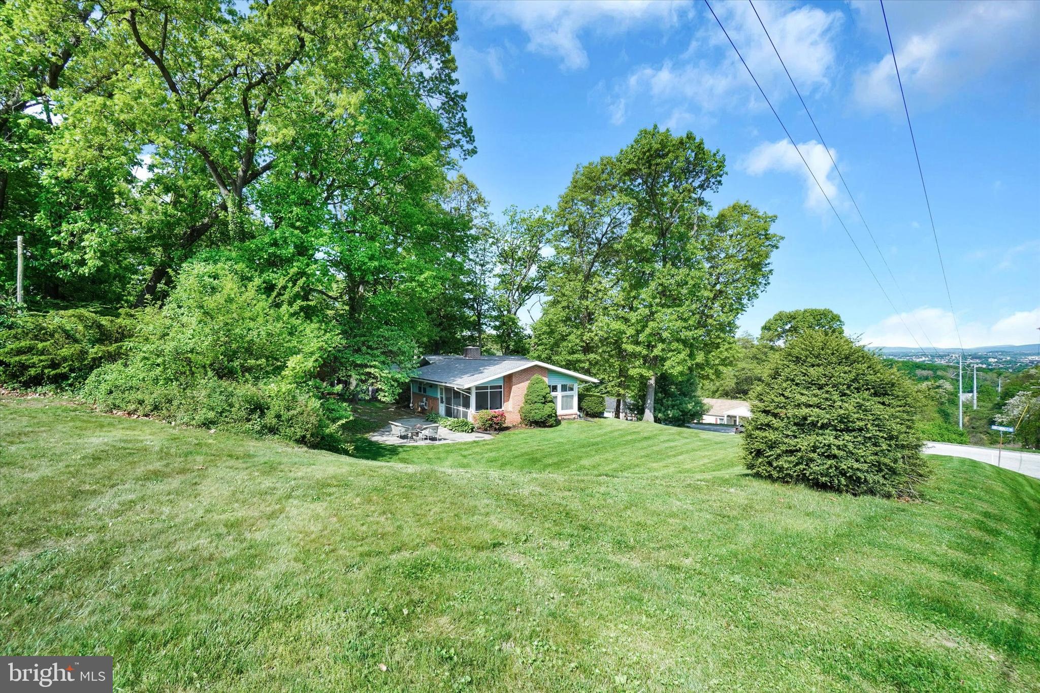 282 Greendale Road York, PA 17403 - Photo 29 of 29 Side View