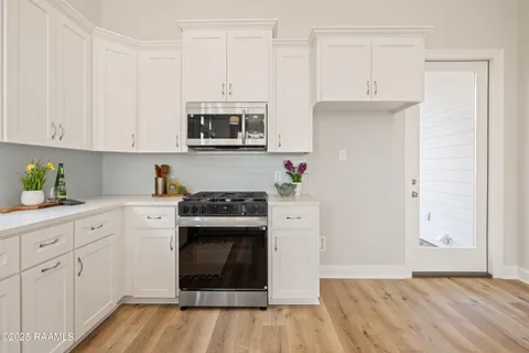 $295,000 | 236 Jagged Grove Lane, Youngsville, LA 70592