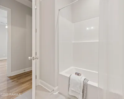 $295,000 | 236 Jagged Grove Lane, Youngsville, LA 70592