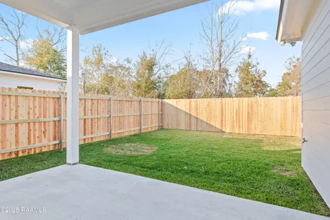 $295,000 | 236 Jagged Grove Lane, Youngsville, LA 70592