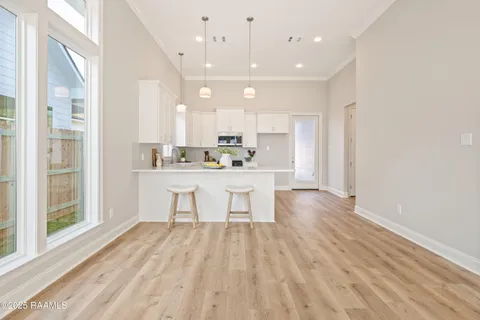 $295,000 | 236 Jagged Grove Lane, Youngsville, LA 70592