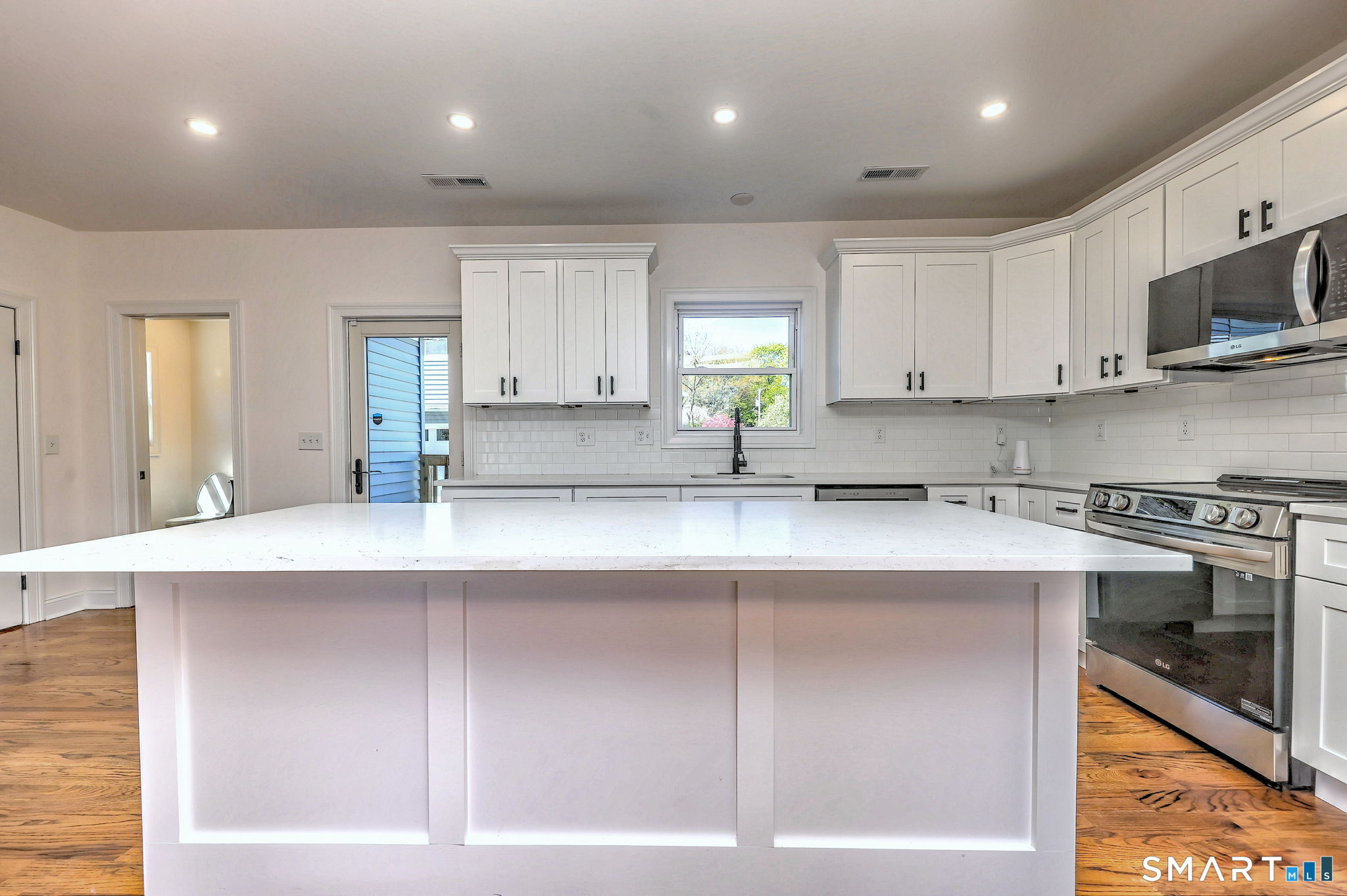 68 Morris Street Hamden, CT 06517 - Photo 17 of 39