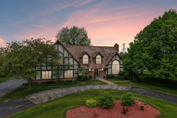 $975,000 | 2385 Buckingham Place, Brookfield, WI 53045