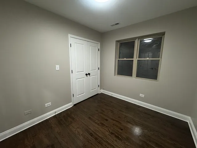 $2,149 | 7254 South Bennett Avenue, Unit 1, Chicago, IL 60649