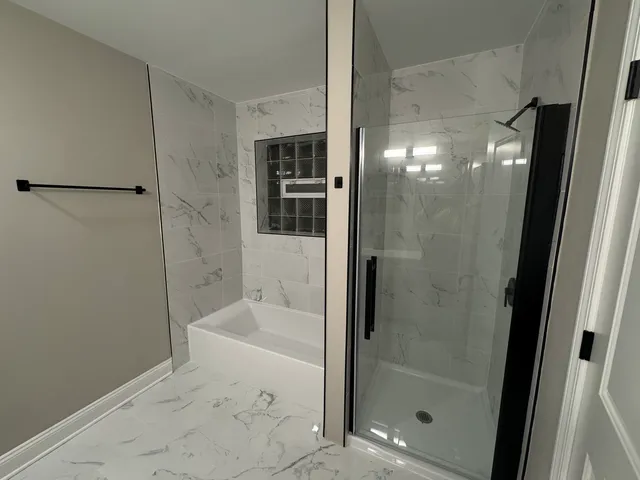 $2,149 | 7254 South Bennett Avenue, Unit 1, Chicago, IL 60649