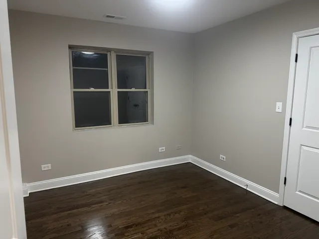 $2,149 | 7254 South Bennett Avenue, Unit 1, Chicago, IL 60649