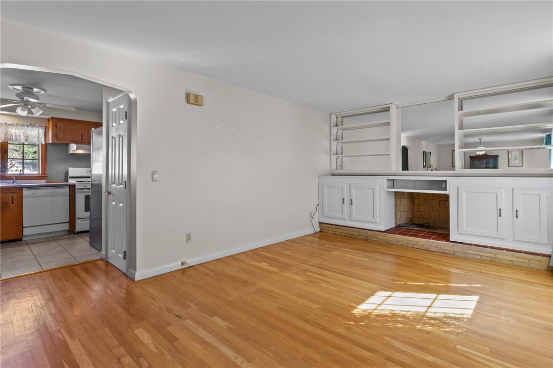 95 Tarawa Drive Warwick, RI 02886 - Photo 13 of 29