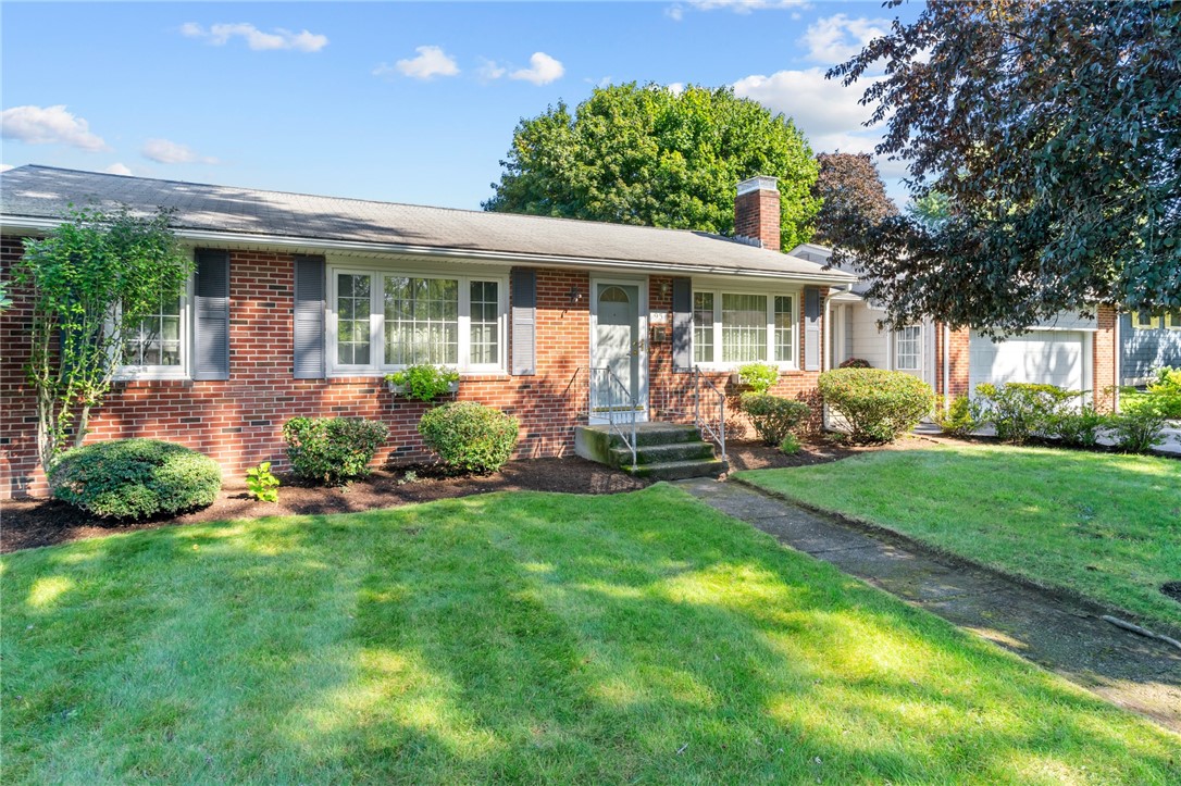 95 Tarawa Drive Warwick, RI 02886 - Photo 2 of 29