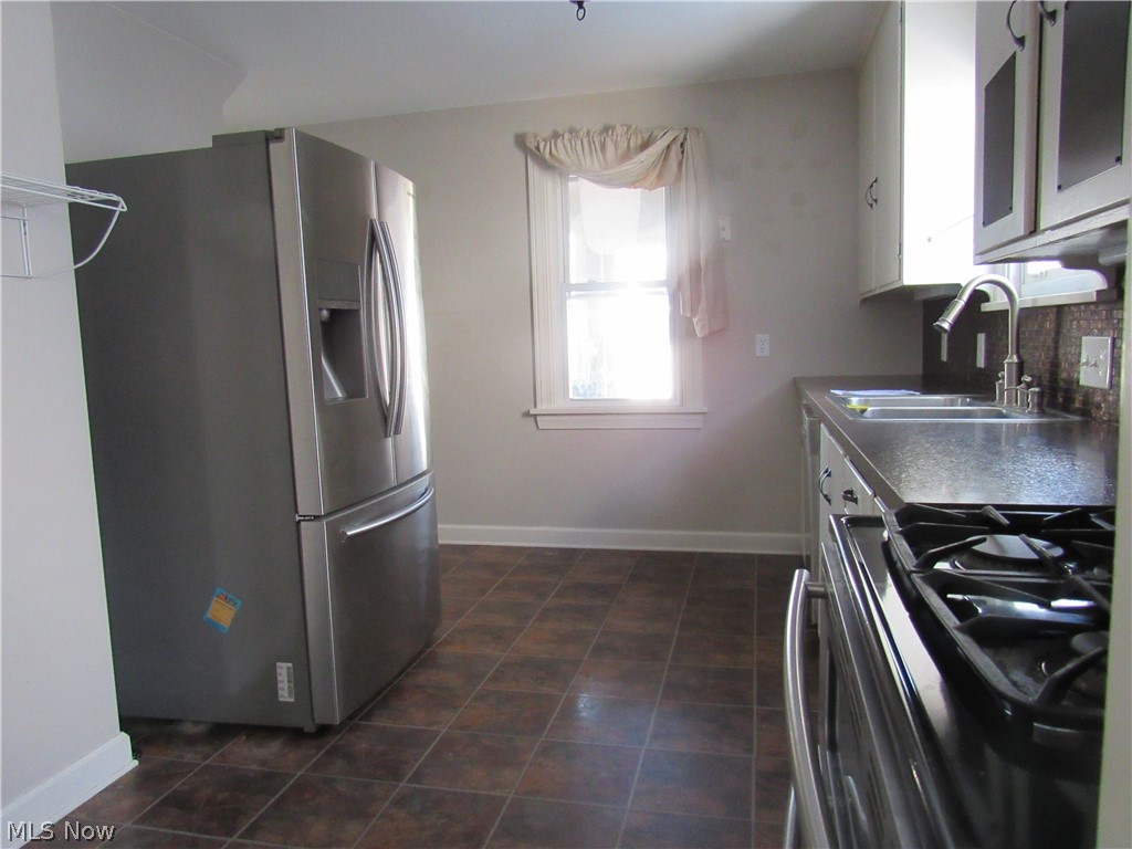 7614 Ackley Road Parma, OH 44129 - Photo 4 of 21
