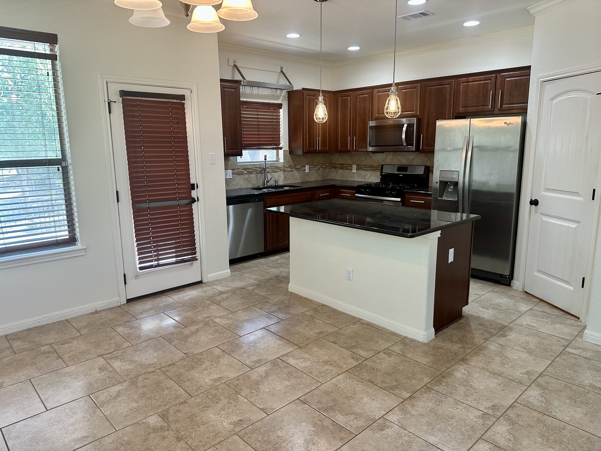 7233 Menchaca Road, Unit 17 Austin, TX 78745 - Photo 8 of 38