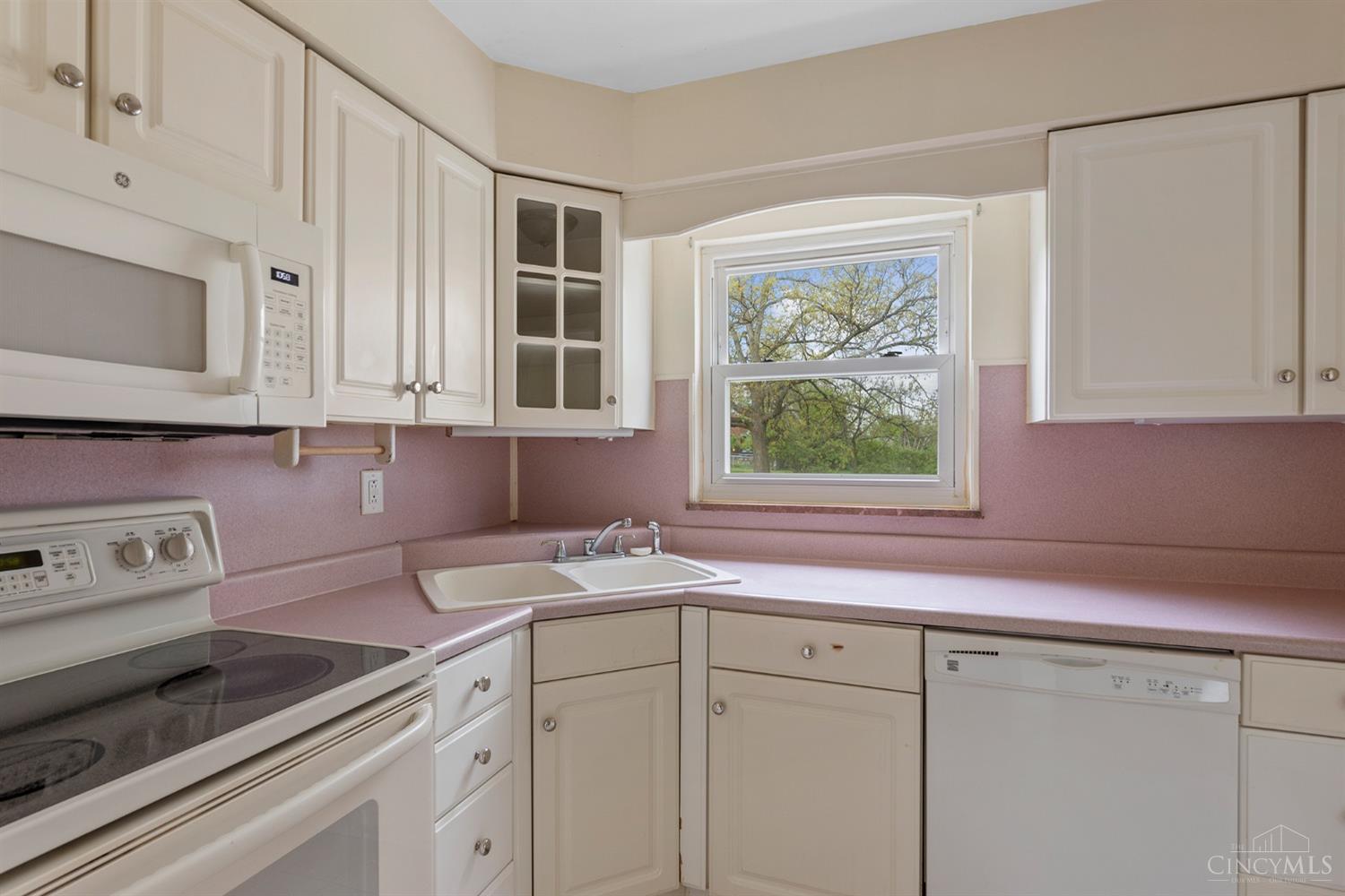 5415 Fox Road Cincinnati, OH 45239 - Photo 12 of 44 Gallery Image 12