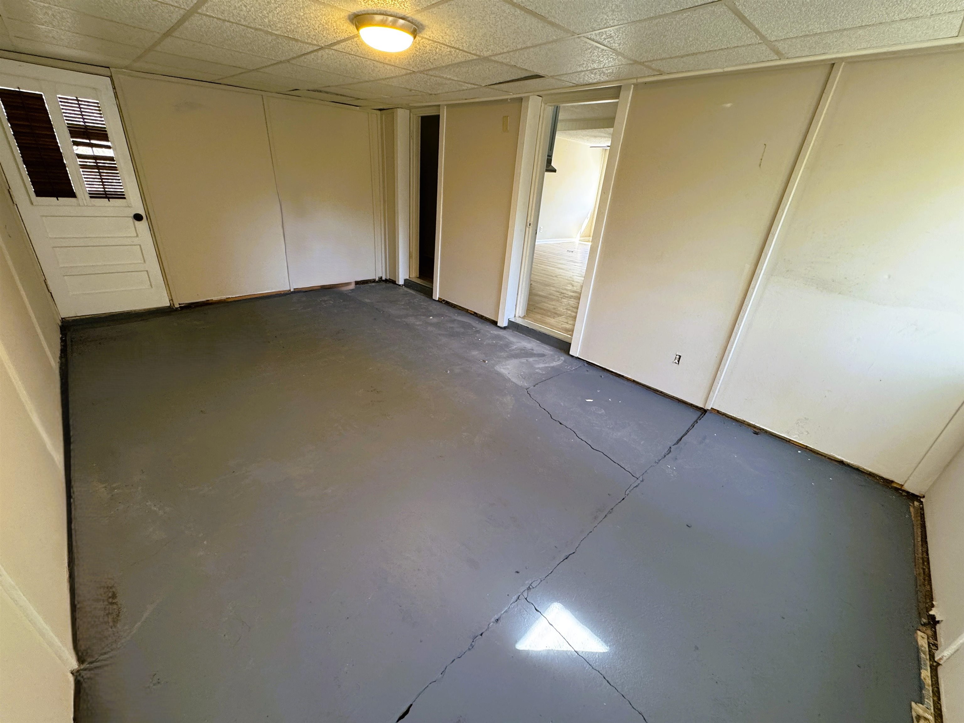 961 North Perkins Road Memphis, TN 38122 - Photo 11 of 15 Unfurnished bedroom with a closet and concrete flooring