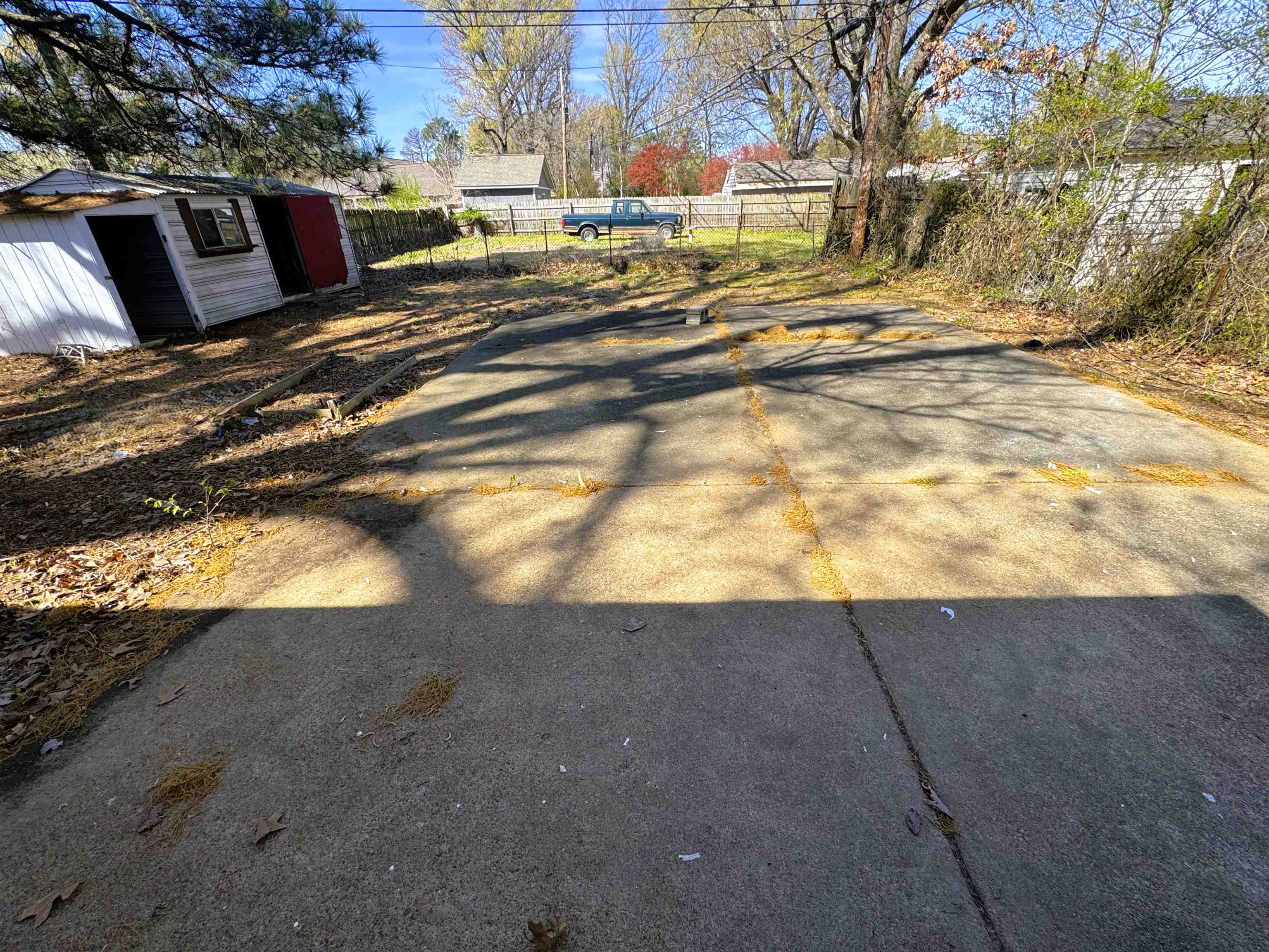 961 North Perkins Road Memphis, TN 38122 - Photo 15 of 15 View of patio featuring a shed
