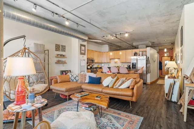 $2,250 | 720 North 4th Street, Unit 205, Minneapolis, MN 55401