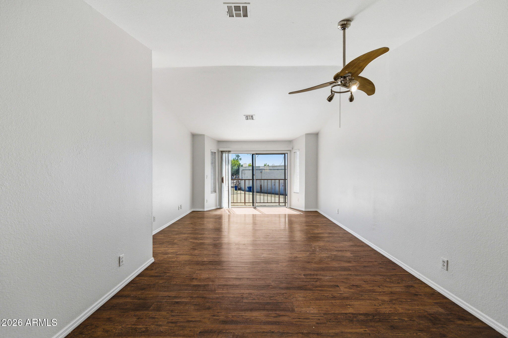 653 West Guadalupe Road, Unit 2015 Mesa, AZ 85210 - Photo 4 of 23 Living Space