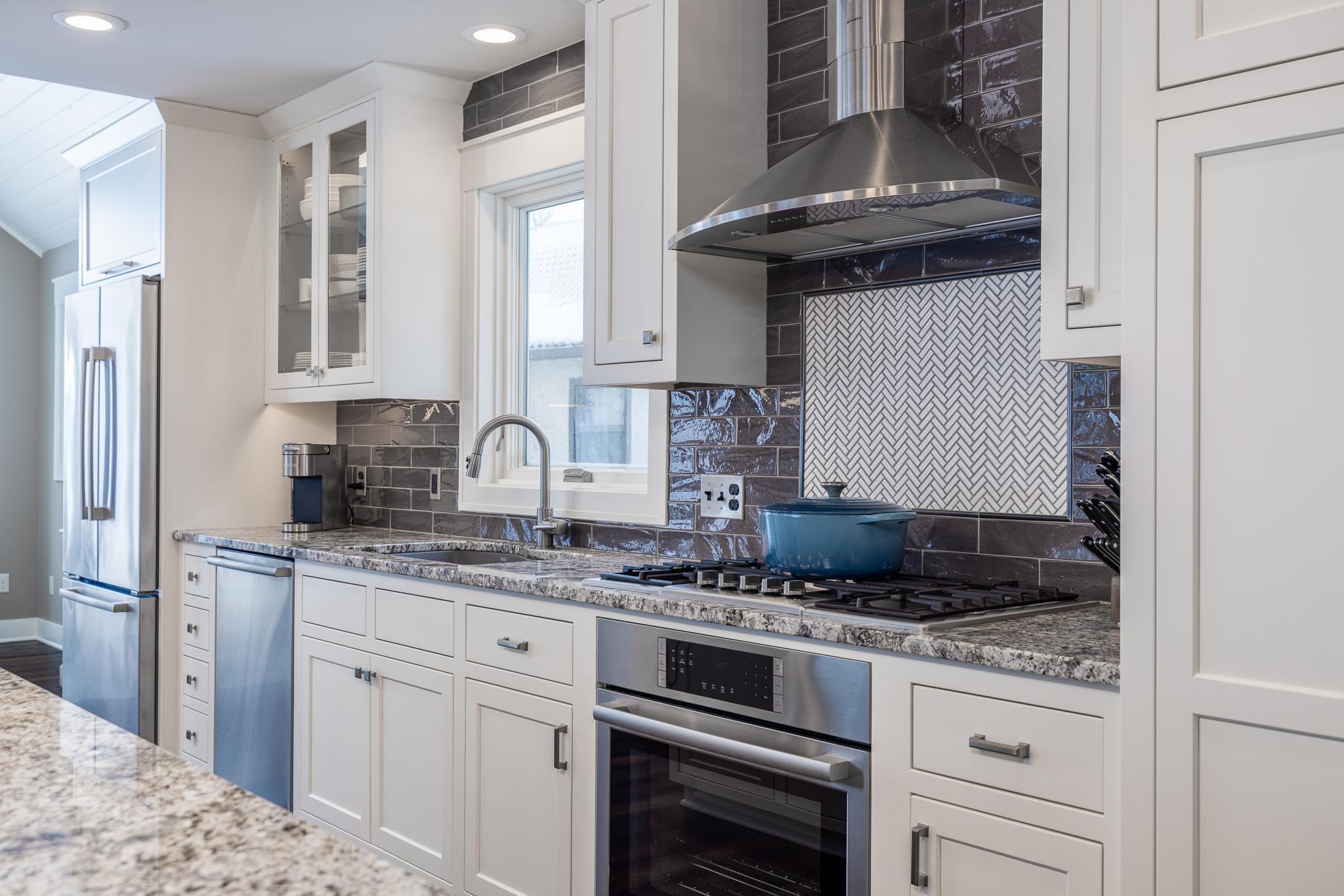 246 Peninsula Road Medicine Lake, MN 55441 - Photo 15 of 57