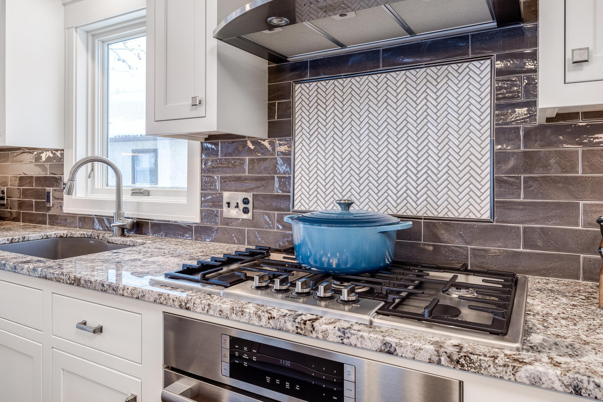 246 Peninsula Road Medicine Lake, MN 55441 - Photo 16 of 57